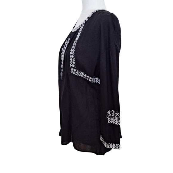 Lucky Brand Boho Black White Embroidered 3/4 Sleeve Peasant Rayon Top Blouse szM - Picture 3 of 6